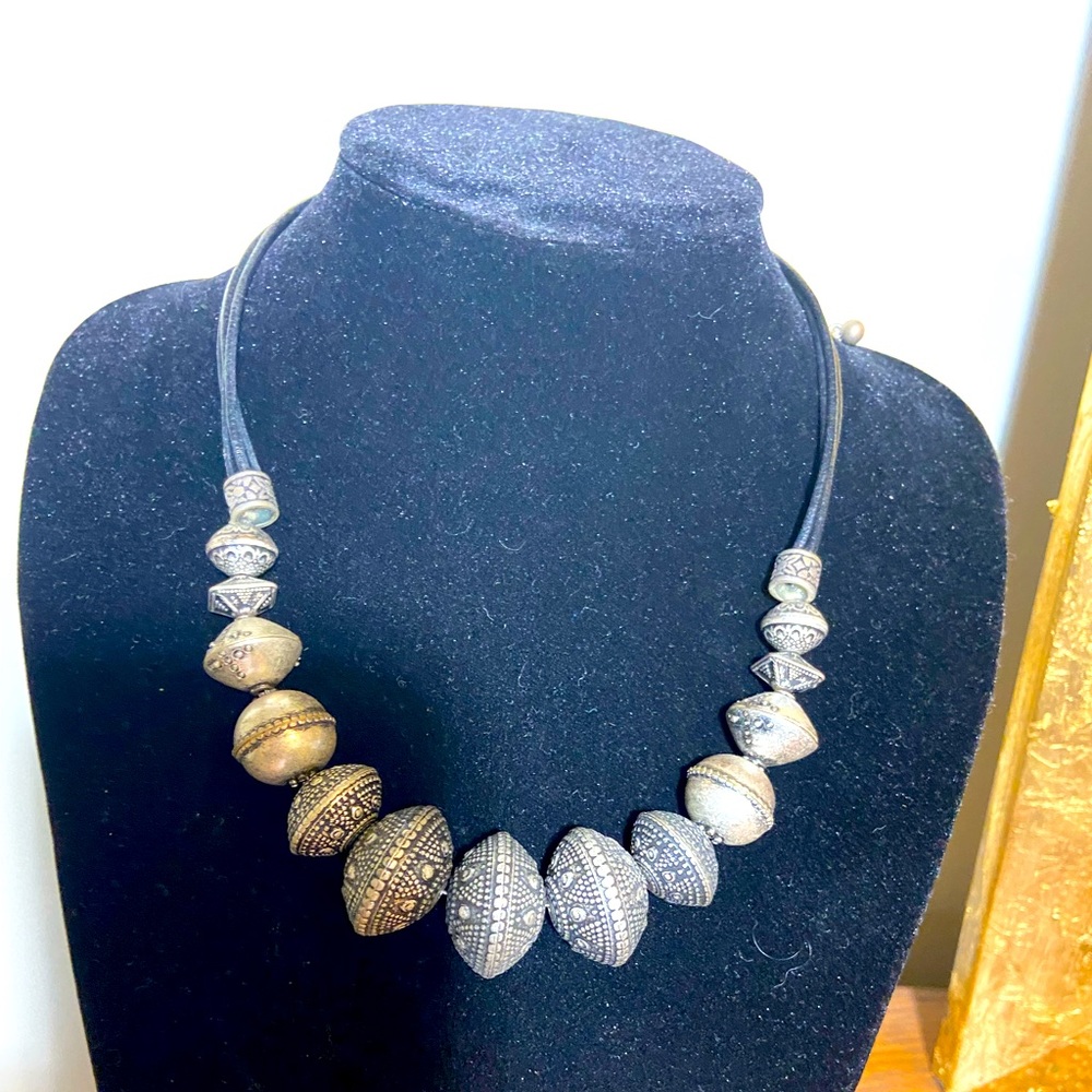 SILVER CHUNKY BEAD CHOKER  NECKLACE NECKLACE WITH LEATHER CHAIN